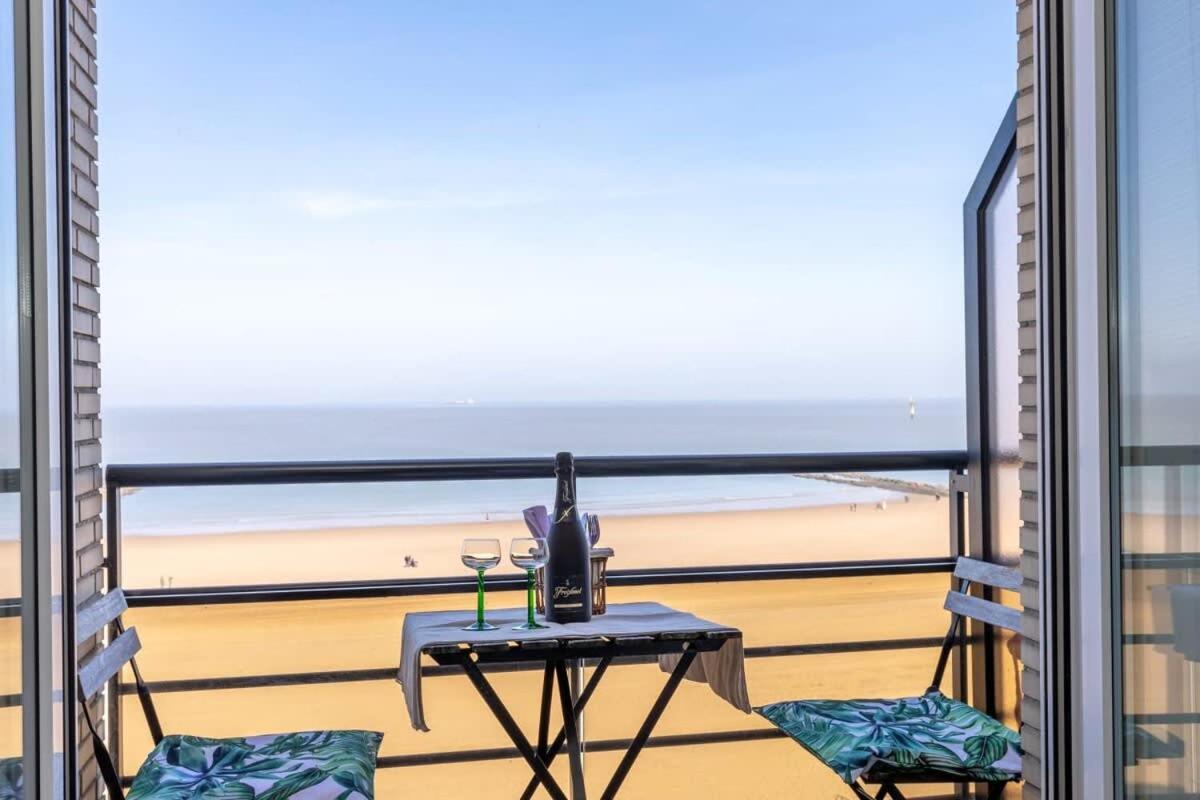 Huswell - Beautiful Spacious Studio With Frontal Sea View นอคเคอ-เฮสท์ ภายนอก รูปภาพ
